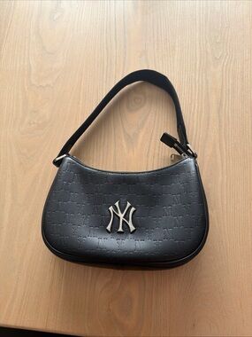 MLB Monogram Embo New York Yankees Hobo Bag Hand Bag NY Logo Shoulder Bag Black